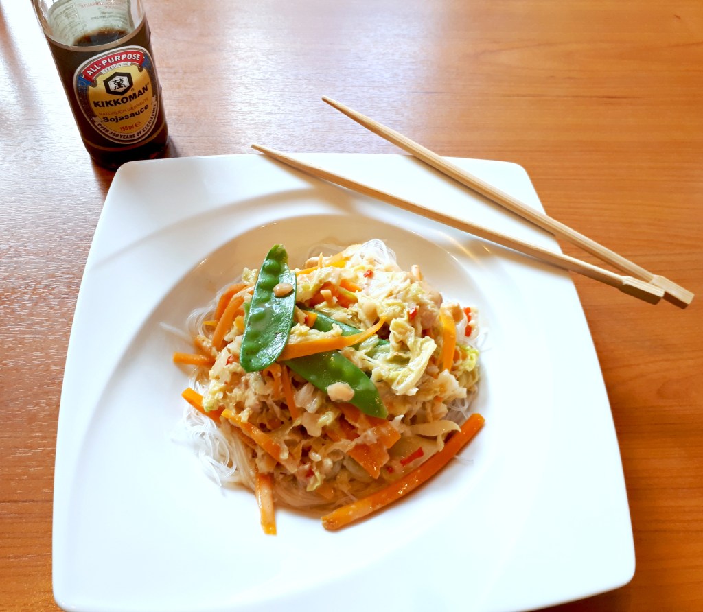 Asiapfanne mit Erdnusssauce bearbeitet