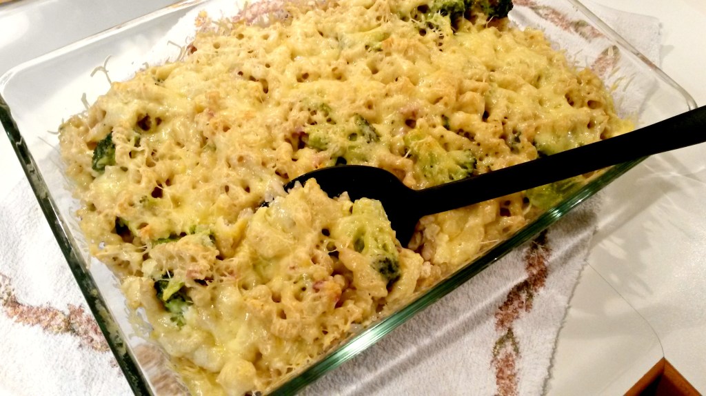 Brokkoli Nudelauflauf mit Schinken bearbeitet