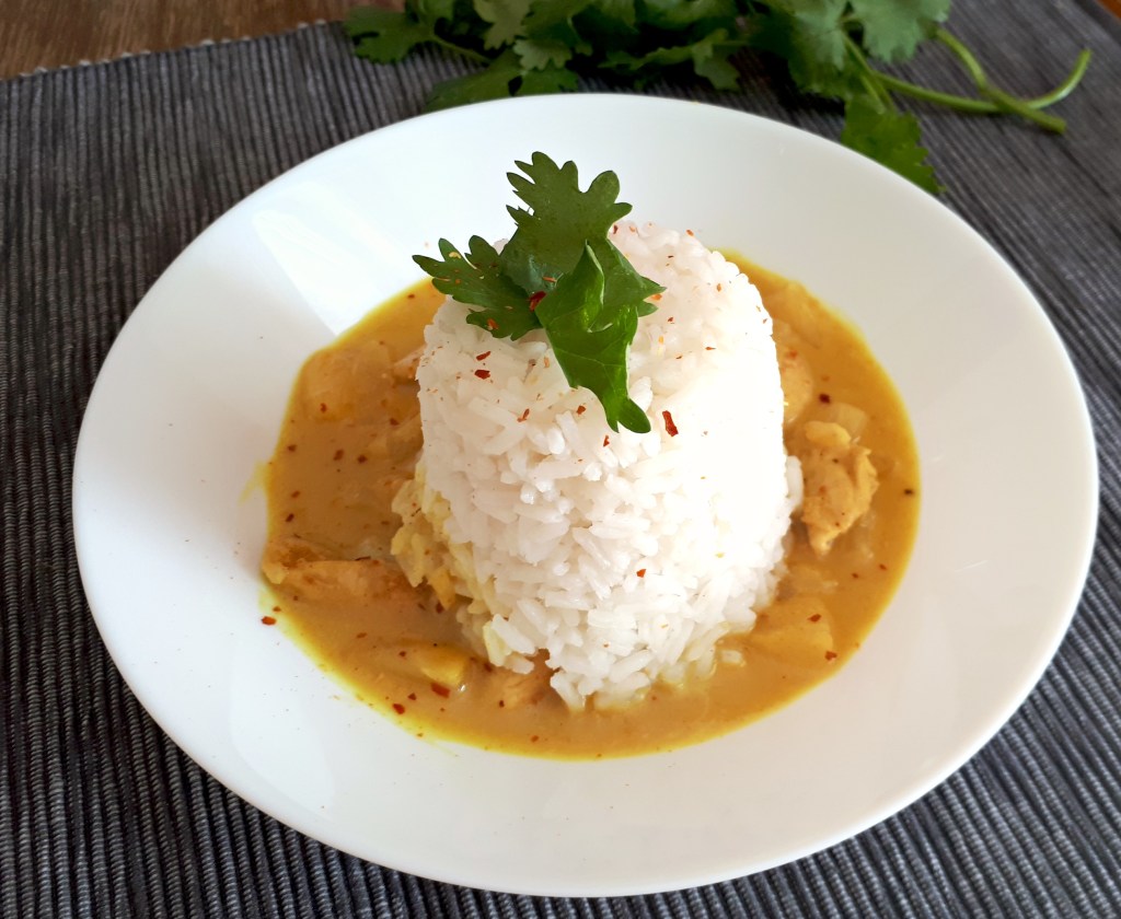 Hühnchencurry mit Reis bearbeitet
