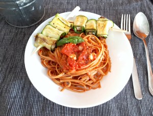 Zucchiniröllchen mit Feta