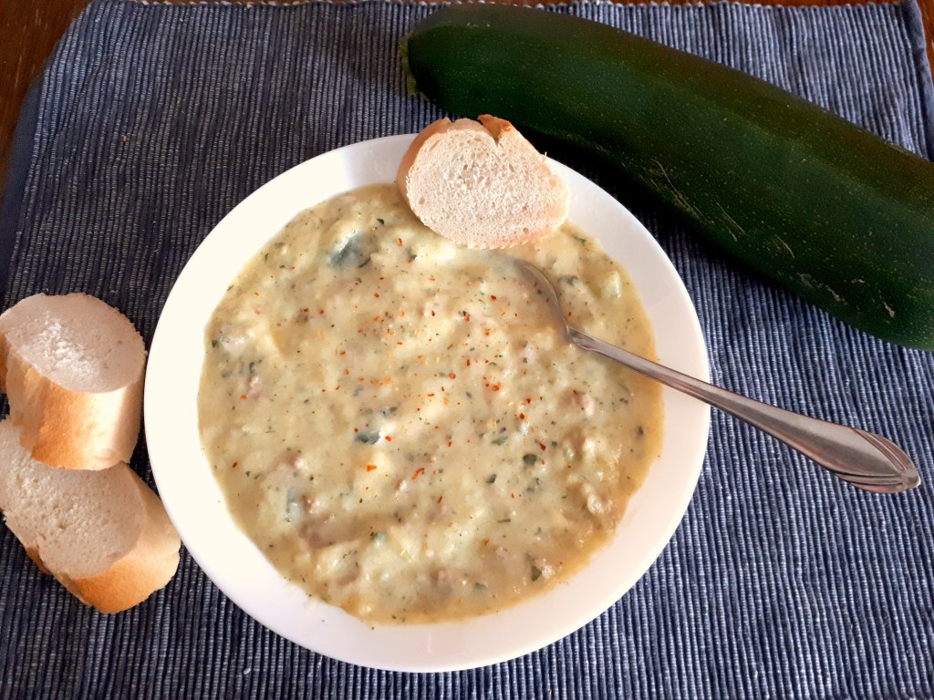 Zucchinisuppe mit Hackfleisch