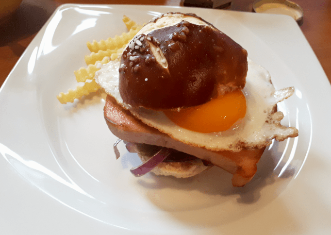 Fleischkäse Burger