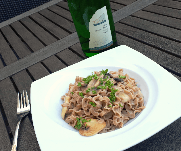 Pasta an Champignon-Rieslingrahm