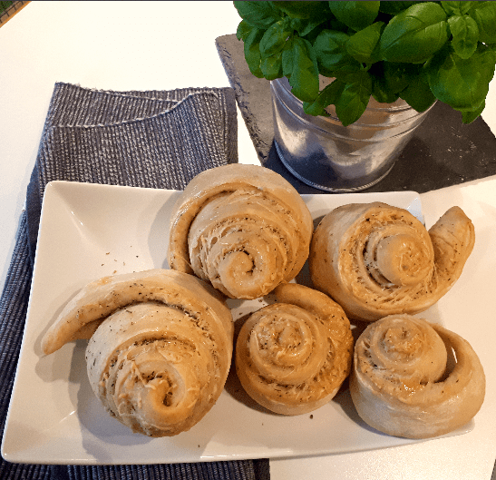 kräuter-käse-schnecken