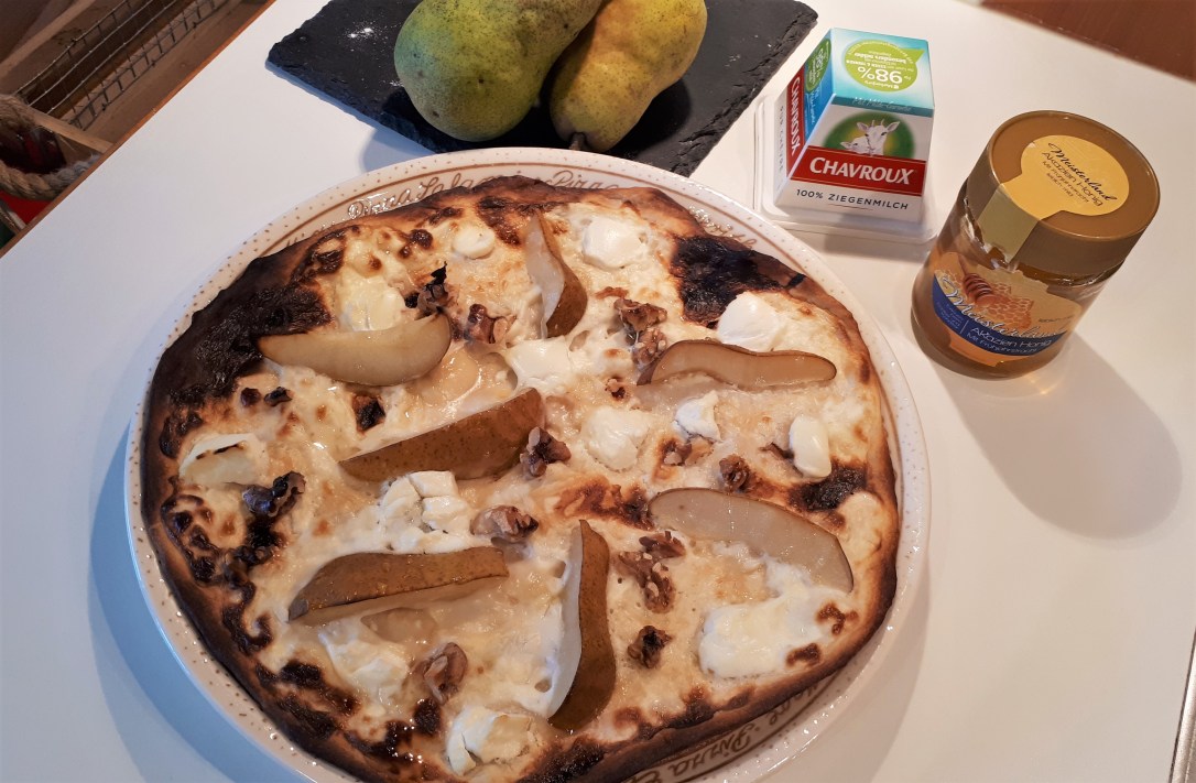 Flammkuchen mit Birne